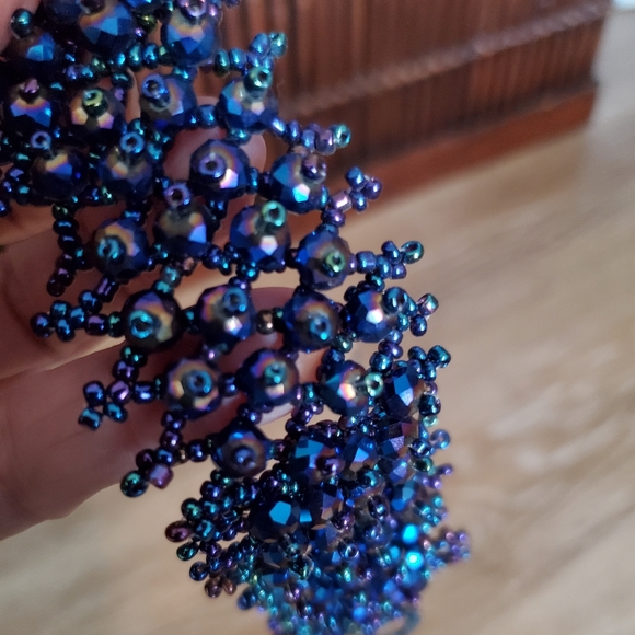 Blue Irridescent Crystal and Beaded Bracelet - Picture 4 of 5